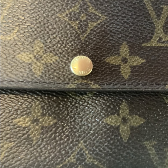 Authentic LV Sarah long wallet - Picture 3 of 10